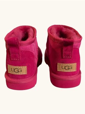 UGG Women’s Size 9 Mini Boot - Pink Peony Brand New without box 💘